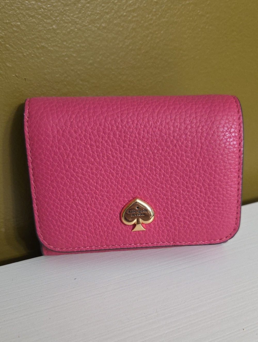NWOT kate spade Kayla hot pink pebbled leather Wallet